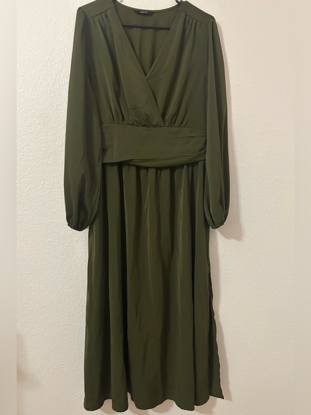 Olive Green Long Sleeve V-Neck Maxi Dress